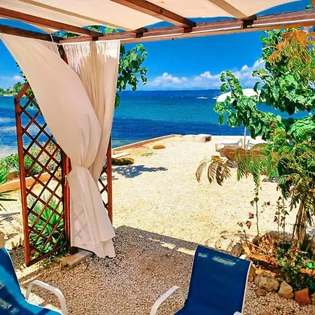 House Gita Nyaraló *